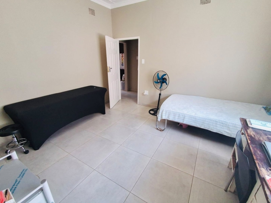 To Let 2 Bedroom Property for Rent in Meerhof North West
